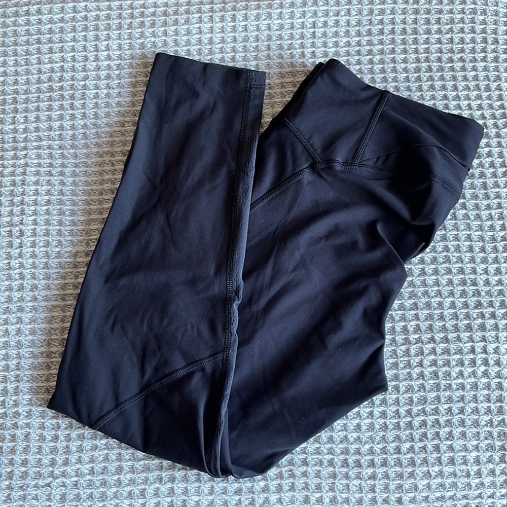 Under Armour Cropped Mesh-Front Leggings